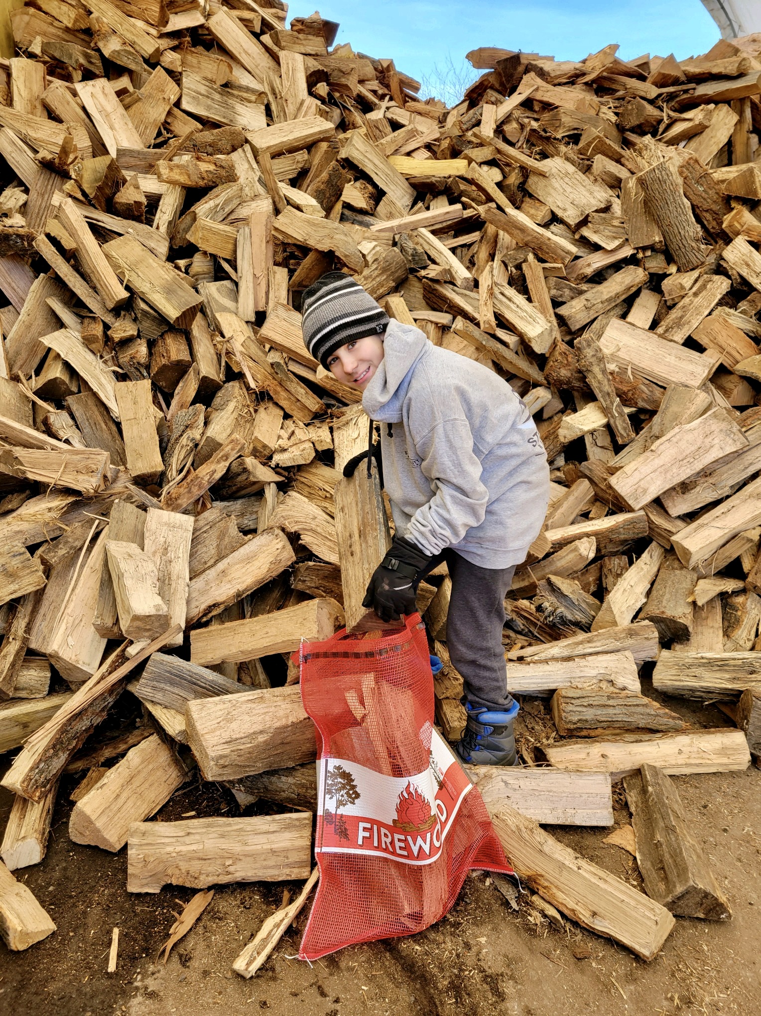 Firewood Delivery Howard County Mulches  Howard County Landscape Supply Fire  Wood, Cords, Hardwood, Split wood stacks, Woodchip, Delivery, Glenelg,  Howard County Maryland MD, Columbia, Ellicott City, Clarksville,  Marriottsville, Savage, Laurel, Jessup